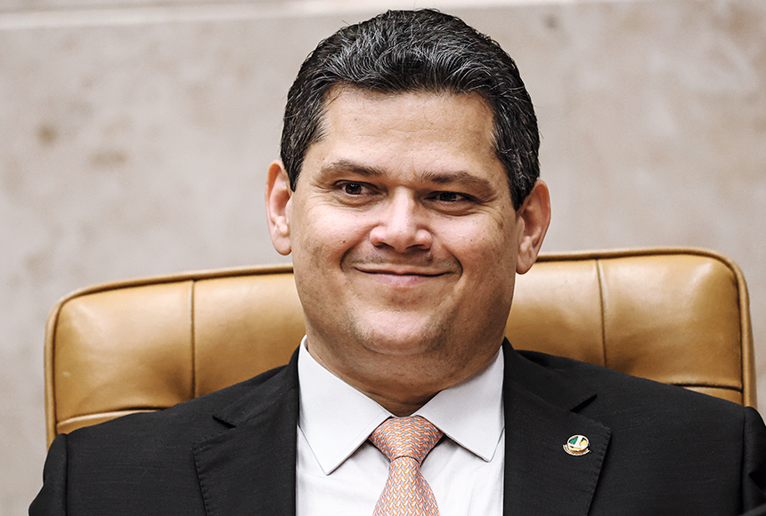 Alcolumbre calcula já ter votos para se reeleger presidente do Senado em 2027