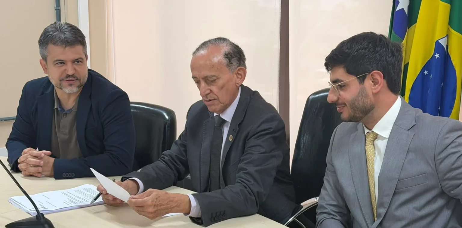 Michel Magul assume vaga de Aava Santiago na Câmara de Goiânia