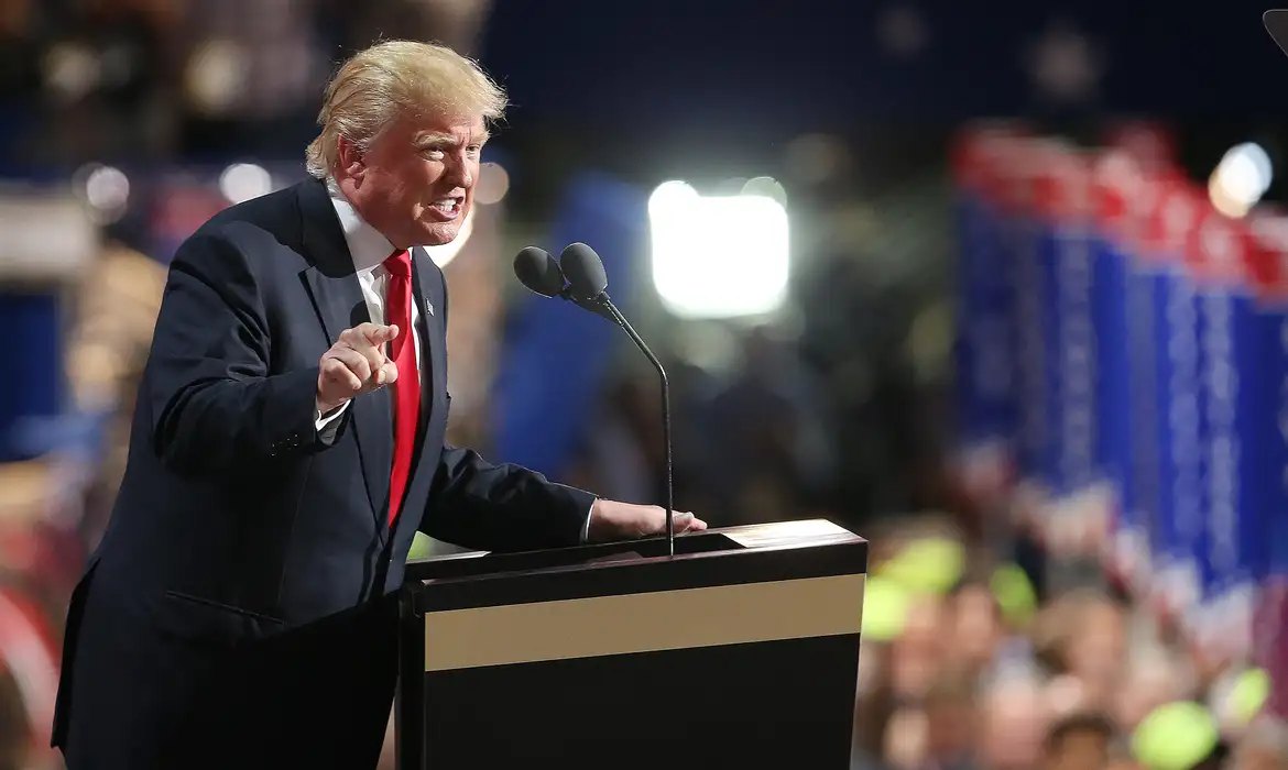 Trump cancela comícios presenciais a quatro dias das eleições nos EUA