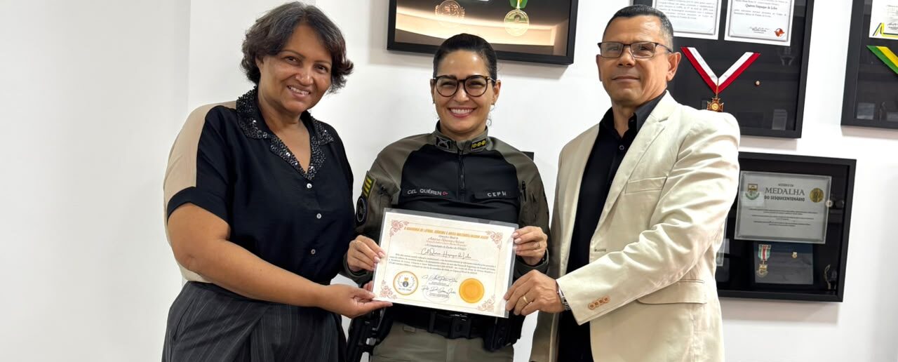 Vice-prefeita Cláudia Lira é madrinha de concurso da Academia de Letras Militares nos colégios da PM